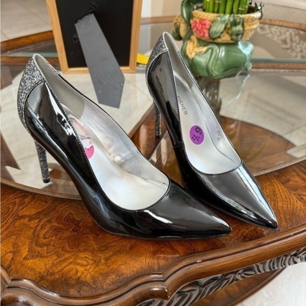 Marc Fisher MFGirafee2-R Heels Size 6.5 
Good Condition